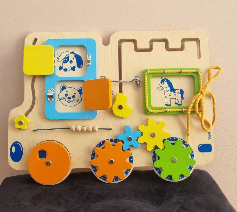 дерев'яний бізіборд "Вантажівка" Vladi Toys (ZB3001-01)