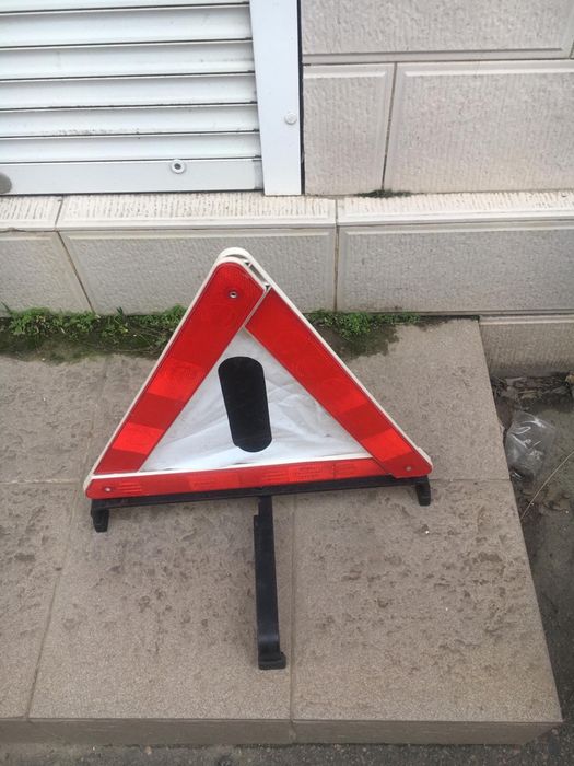 Продам знак аварийной остановки