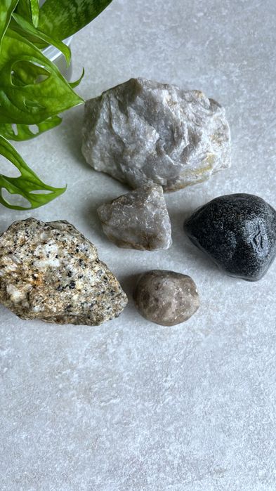 Kamienie ozdobne do akwarium (kamień kwarcowy, granitowy, diorytowy)