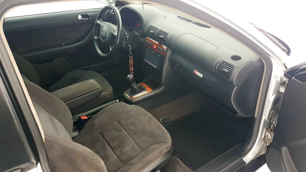 AUDI A 3  Alu Climatronic Gaz 1.6 LIFT navi