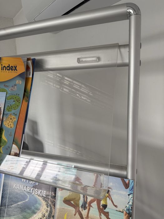 Stojak katalogowy A4 | 4 półki | 16 katalogów | aluminium + plexi