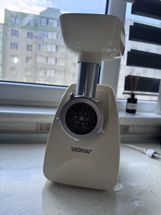 Продам мясорубку( комбайн ) Zelmer
