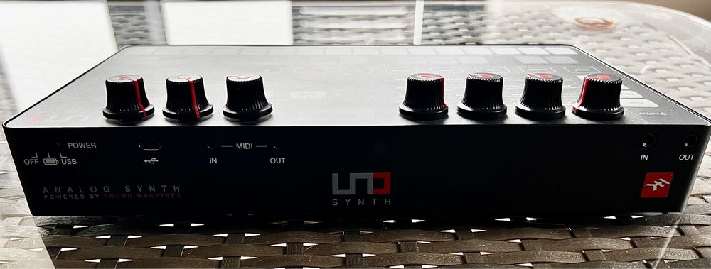 Syntezator Ik Multimedia Uno