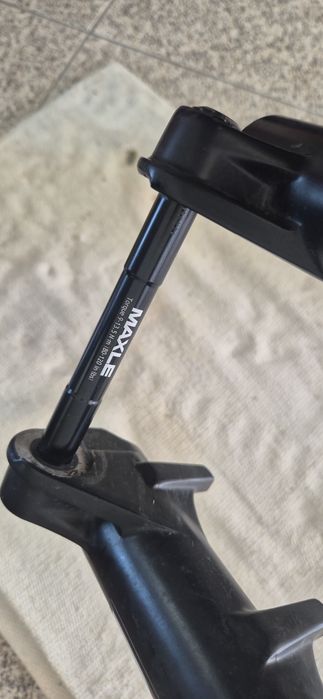 RockShox Domain 2021 - com 170mm (Bainhas 38mm) – Como Nova