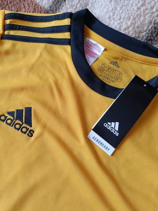 Nowy podkoszulek z długim rękawem firmy Adidas