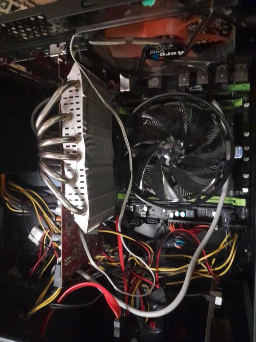 Komputer Intel Xeon 6 rdzeni, 8 GB ram, 320GB hdd