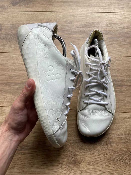 Чоловічі шкіряні кросівки фірми VivoBarefoot