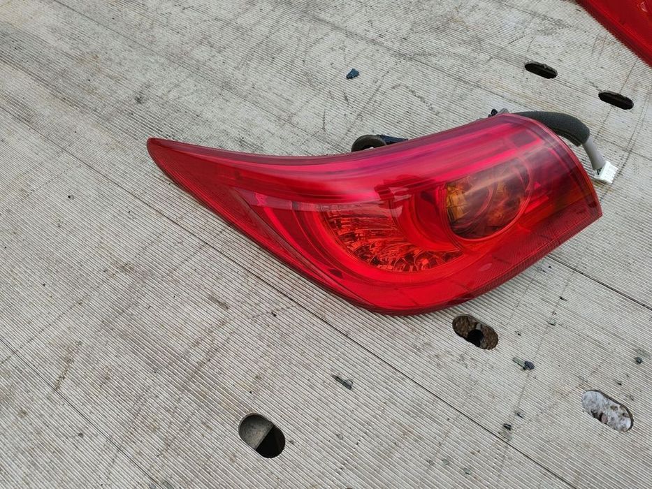 lampa lewa tył tylna infiniti q50 13-