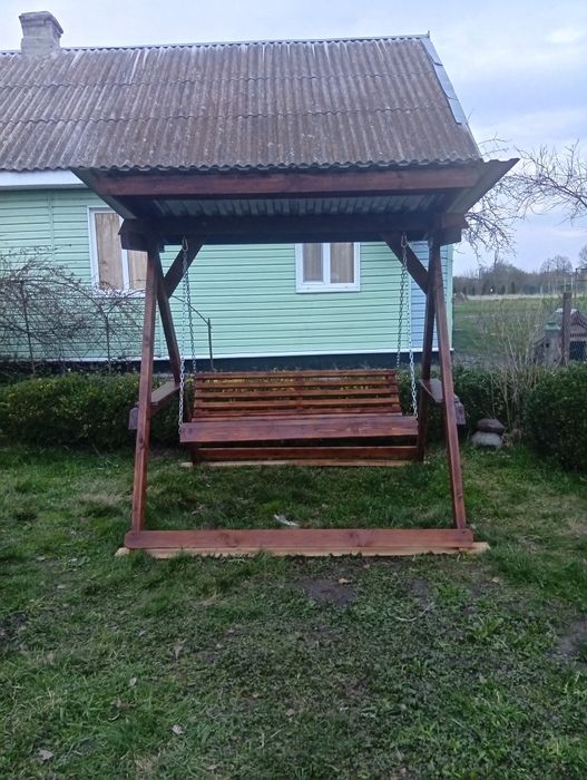 Садова гойдалка з дерева, качеля