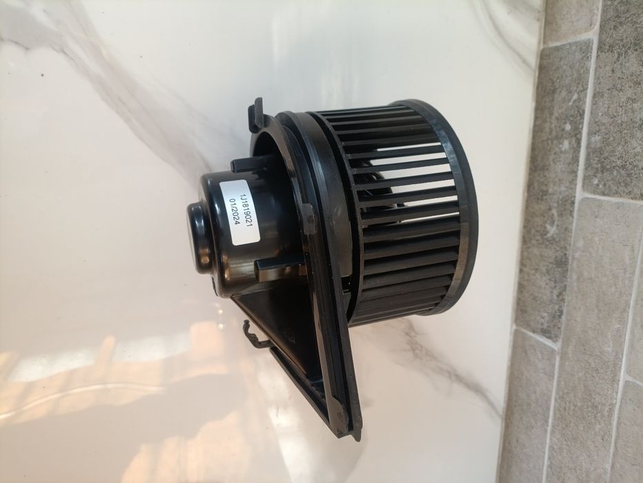 Вентилятор салону Octavia Tour