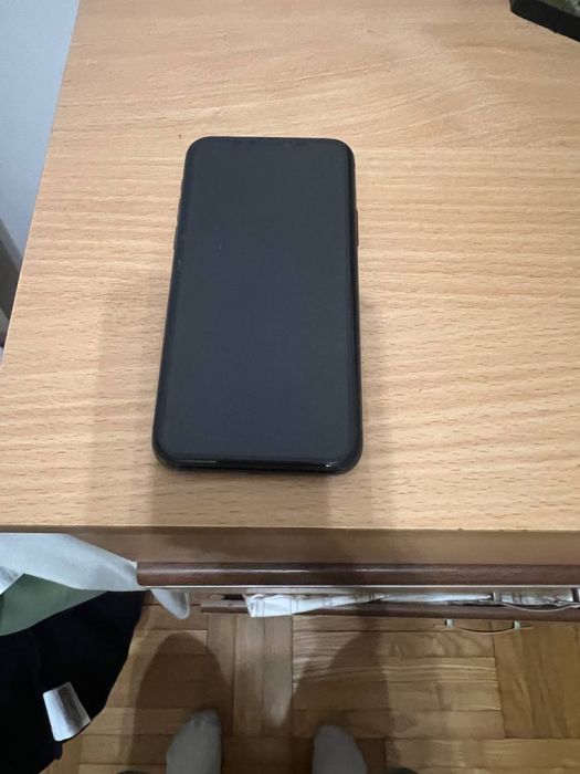 Продам айфон 11 про