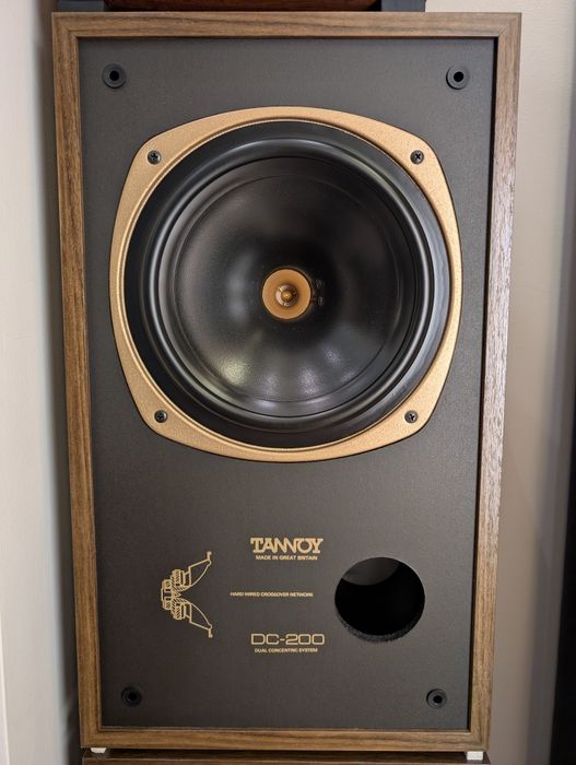 Colunas Tannoy DC200