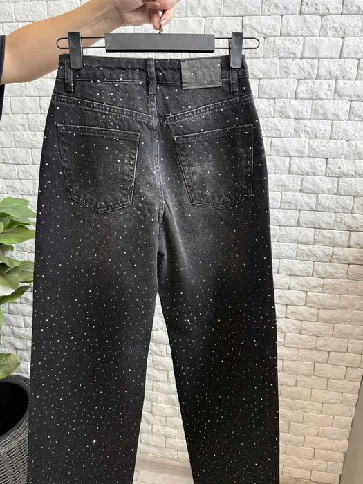 Жіночі чорні джинси зі стразами.Женские черные джинсы со стразами