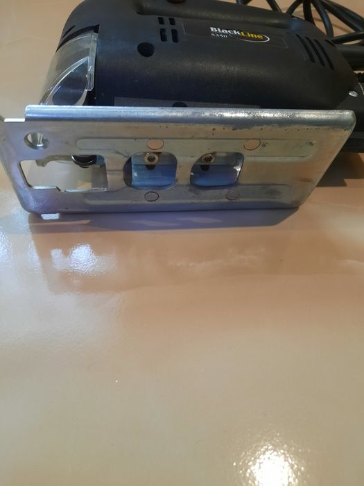 Продам електролобзік Black line 350w