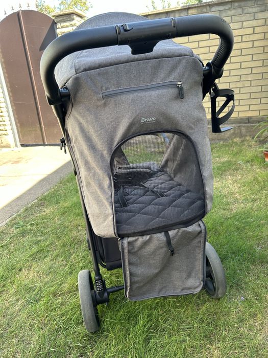 Прогулянкова коляска CARRELLO Bravo