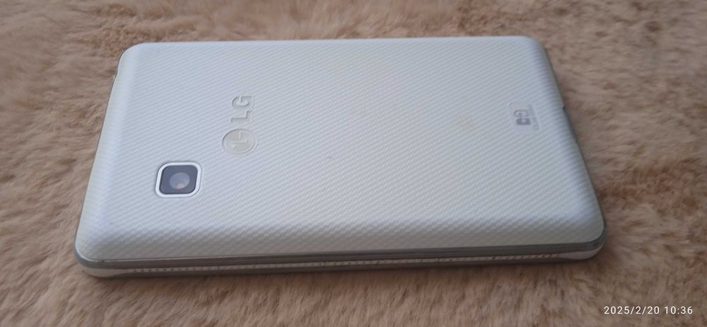 Продам телефон LG CE 0168