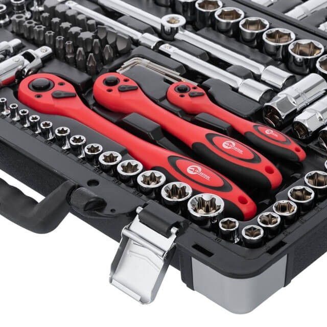 Набор инструментов ПРОФИ 1/4 -3/8 -1/2 151 од три трещетки СУПЕР НАБІР