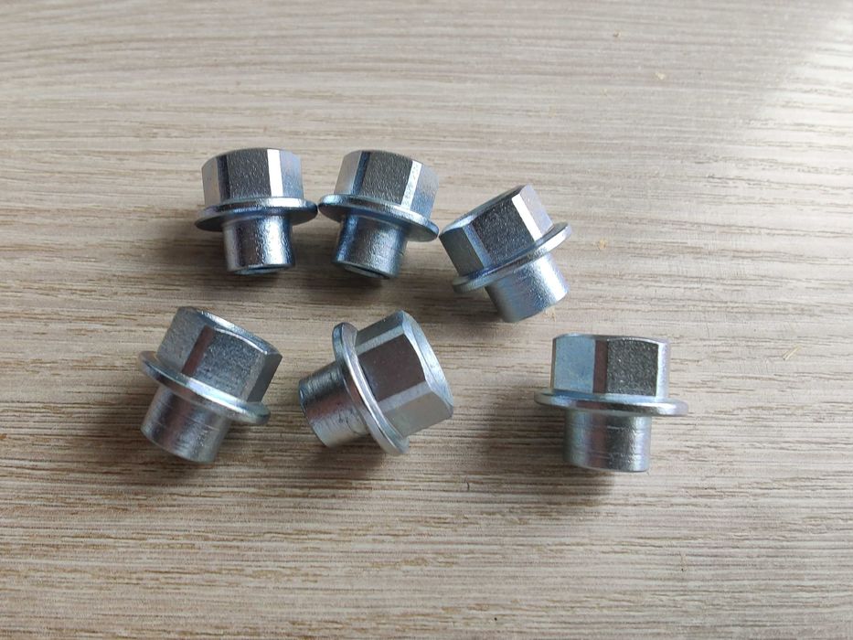 Гайка М распорки шестигранная BMW  51717895241