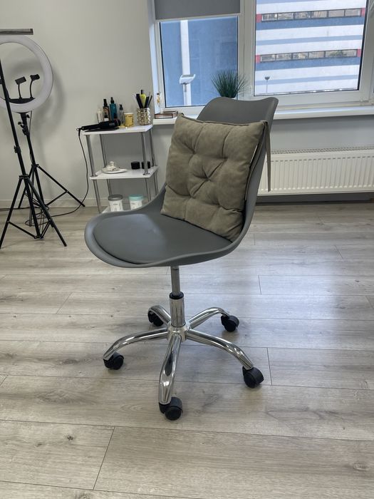 Стул , кресло , этажерка