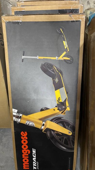 Mongoose MNG TRACE 200 FOLDING SCOOTER два кольори