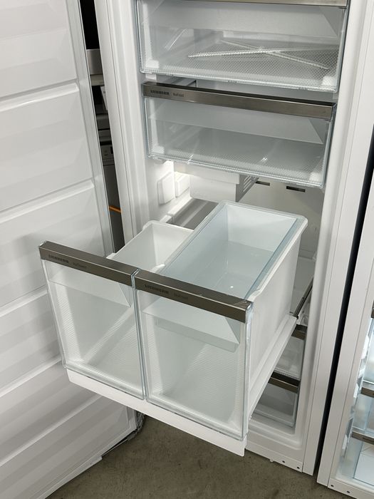 Холодильник Liebherr IRBc 5170 Морозильна камера Liebherr SIFNei 5188