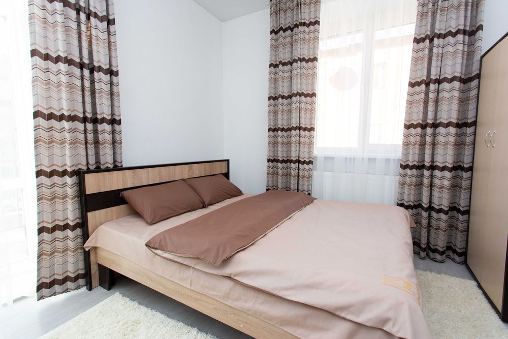 Центр. Хмельницького 6а. 2 кімнати. Власник. Квартира подобово