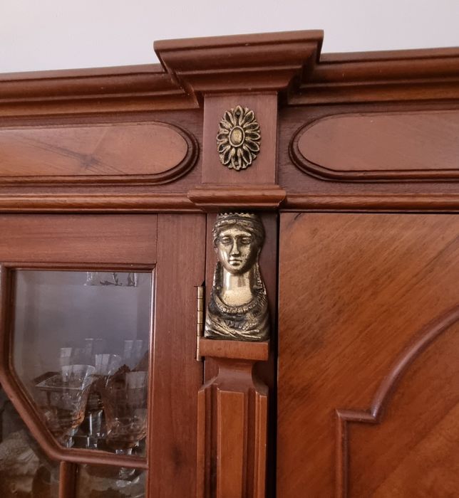 Mobília de Sala de Jantar Completa em Nogueira