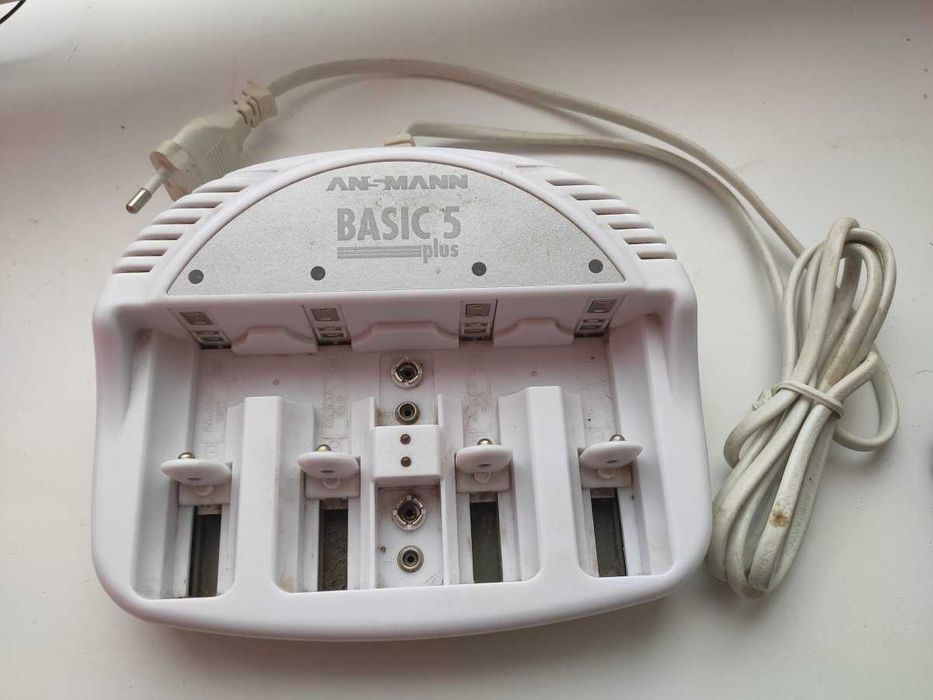 Зарядний пристрій Ansmann Basic 5 Plus