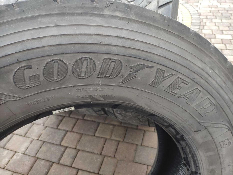 Opona Opony 315/70R22,5 " Napęd GOODYEAR 4szt KMAX D GEN-2 komplet
