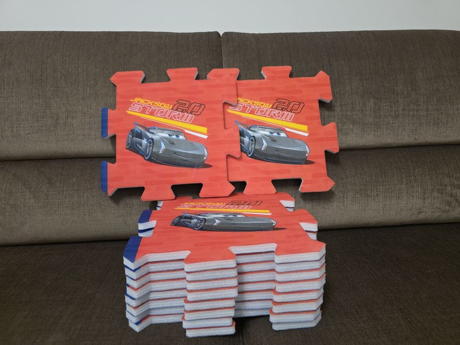 Duże puzzle piankowe 8 kompletów mata Cars Auta Pixar Disney