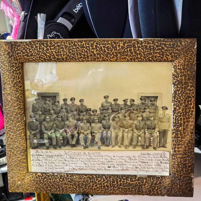 Fotografia Militar Antiga de Grupo Emoldurada – Peça Documental Portuguesa com Legenda Manuscrita
