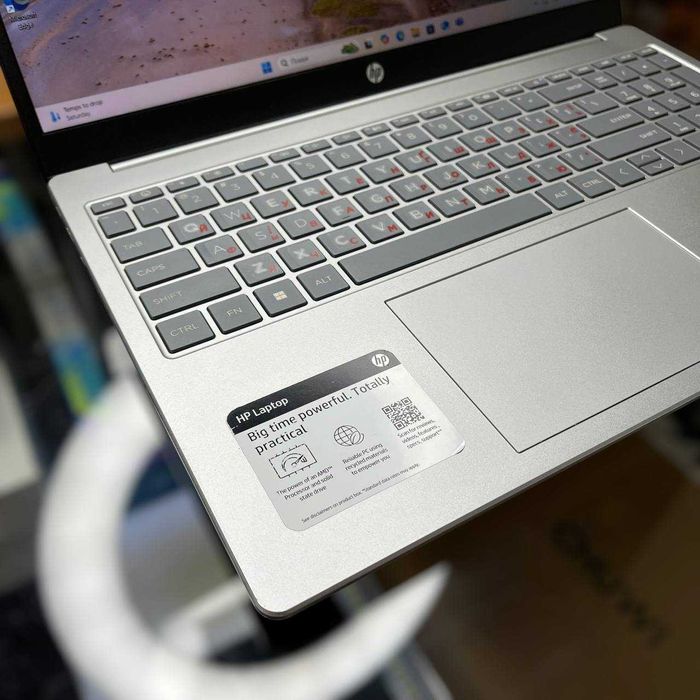 Ноутбук HP 15-fc0093dx/ 15.6" Full HD/ Ryzen 5  - 7520U/ 16 GB ОЗУ