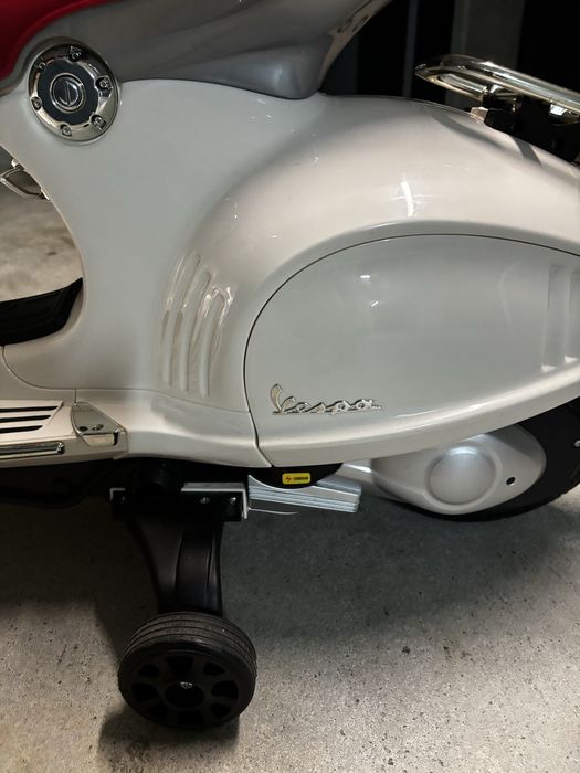 Vespa a bateria em excelente estado