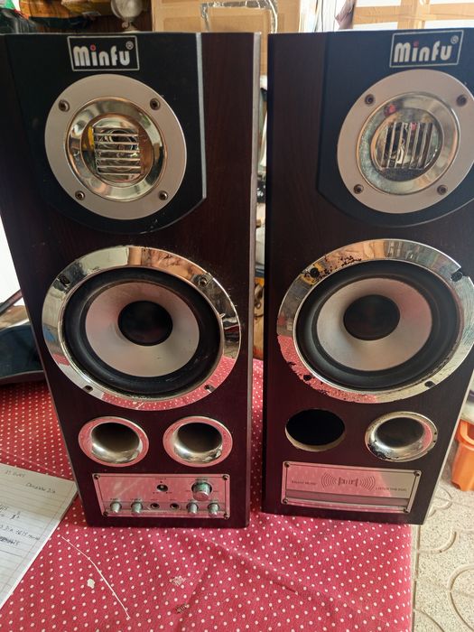 2 pares de colunas Pioneer e minfu c/amplificação