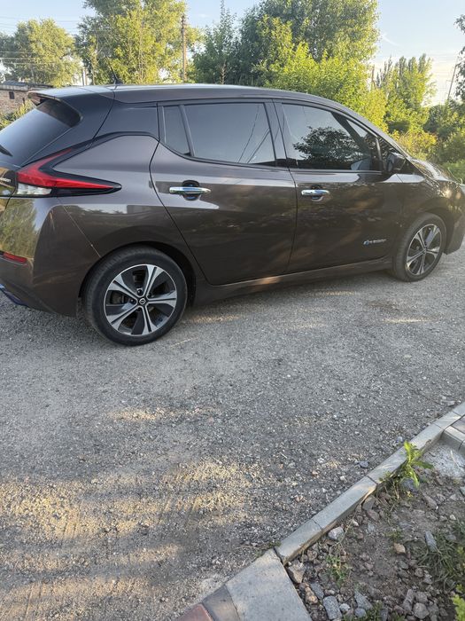 Nissan Liat продам