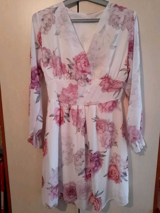 Sukienka w kwiaty