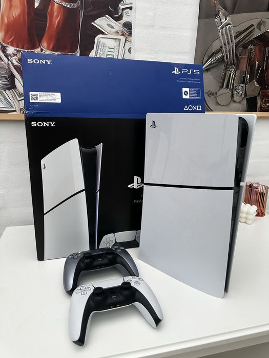 Playstation 5 Digital 1TB(Jak nowa, 2 kontrolery)