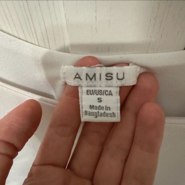 Biale body basic klasyczne na ramiączkach zapinane