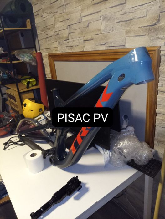 PILNIE trek slasch 7 rama