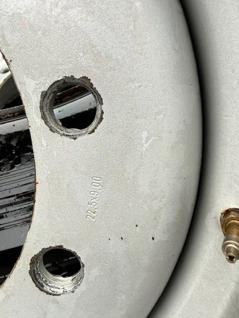 koła do paszowóz 315/60R22.5 używane 2 szt