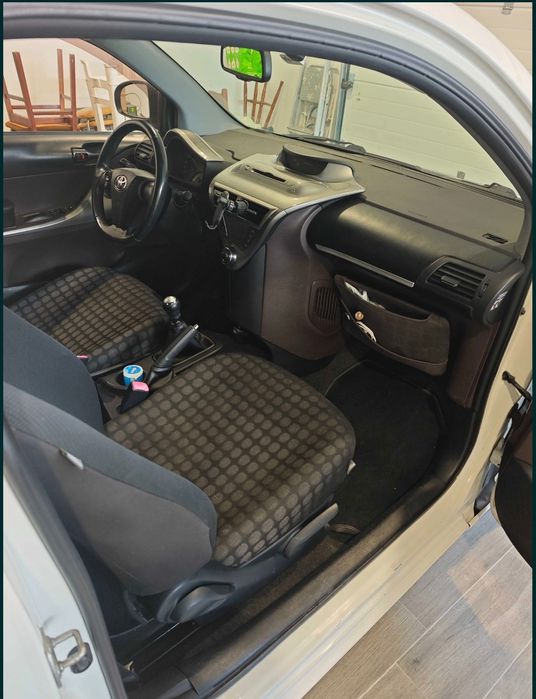 Toyota IQ 1.4 D4D 90cv Nacional