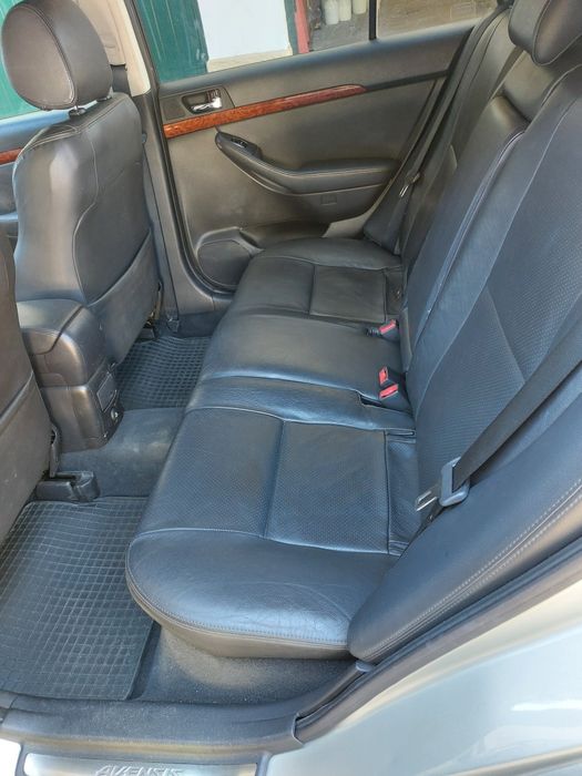 Viatura toyota avensis t25