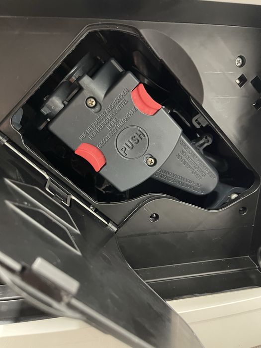 Кавомашина DeLonghi Dinamica, продам кавомашину з гарантією