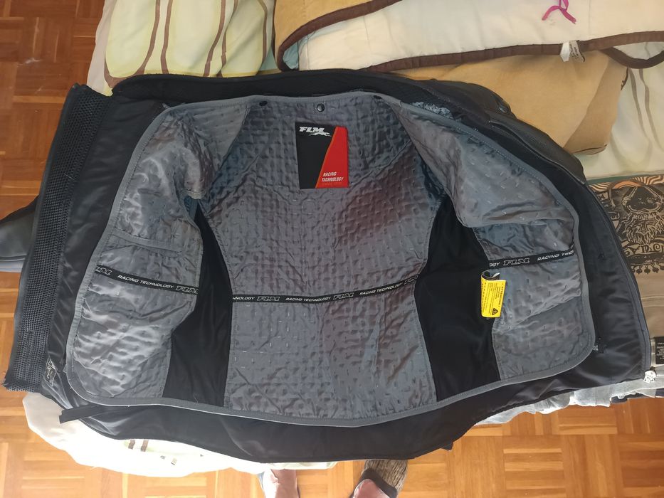 Casaco de cabedal mota