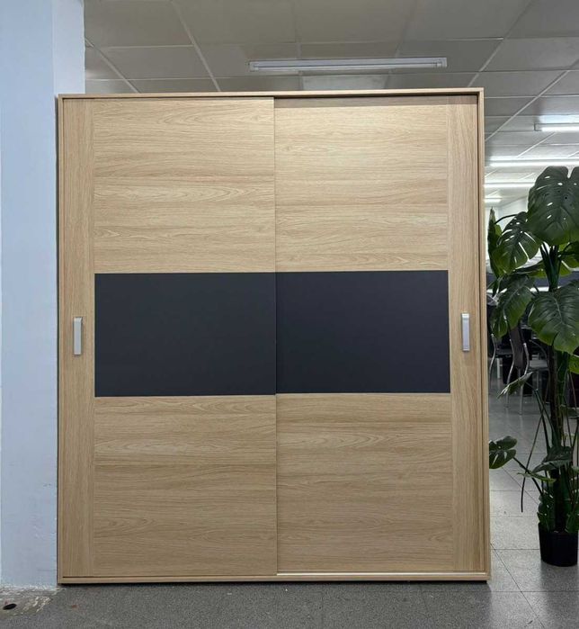 Novo! Roupeiro com portas de correr + Envio por 378€