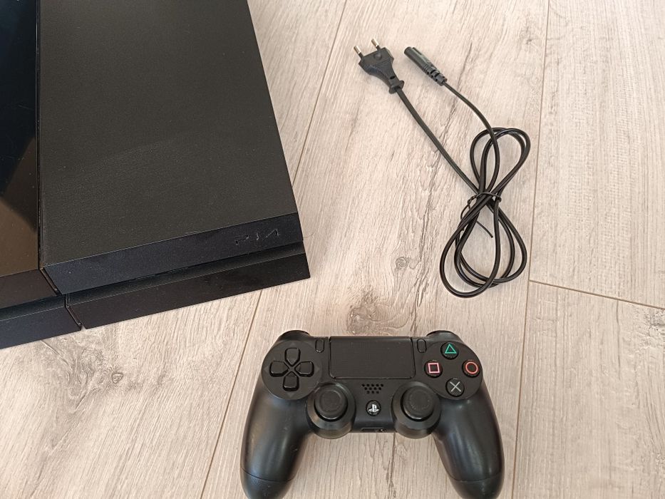 Konsola Ps4 SONY 500GB pad bezprzewodowy 2 gry