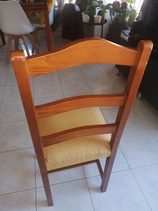 Cadeira em cerejeira