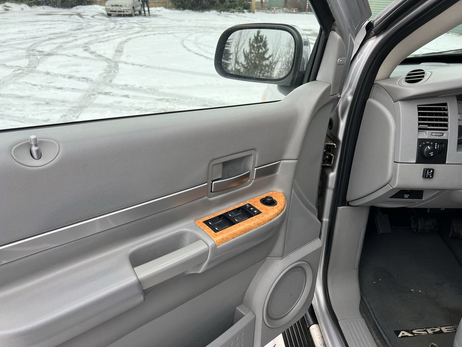 Chrysler Aspen рамный полный привод 8мест