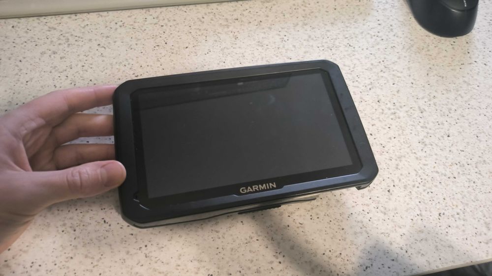 Автонавігатор з безкоштовним оновленням карт Garmin Dezl 770