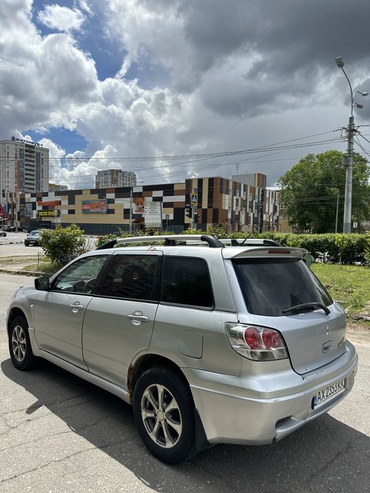 Mitsubishi OUTLANDER 2002